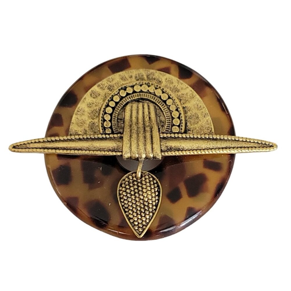 Cara Stimmel Gold Tone Tortoise Style Round Lucite Egyptian Brooch, Signed K03